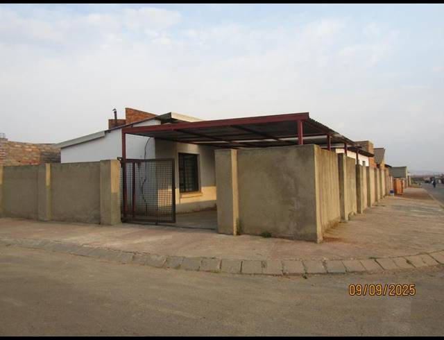 6 BEDROOM HOUSE FOR SALE IN VOSLOORUS EXT